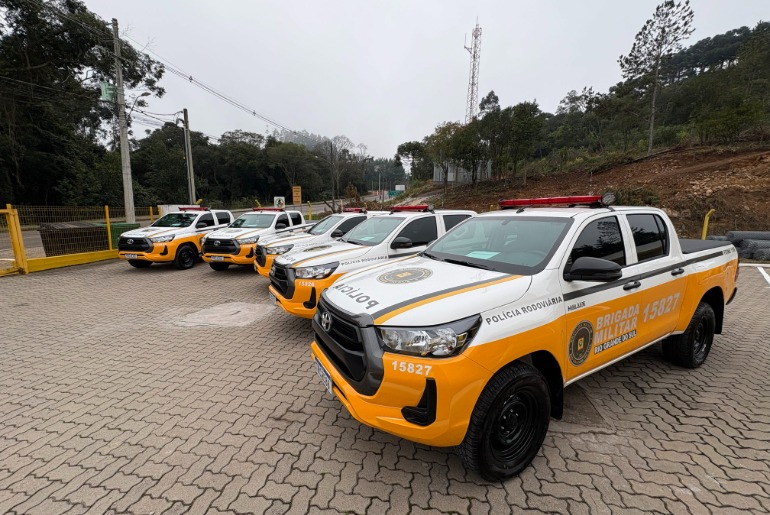 CSG entrega cinco novas viaturas ao 3º Batalhão Rodoviário da Brigada Militar 