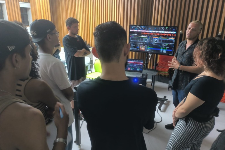 Jovens de Caxias do Sul podem se inscrever em formações gratuitas nas áreas de audiovisual, cultura e Libras