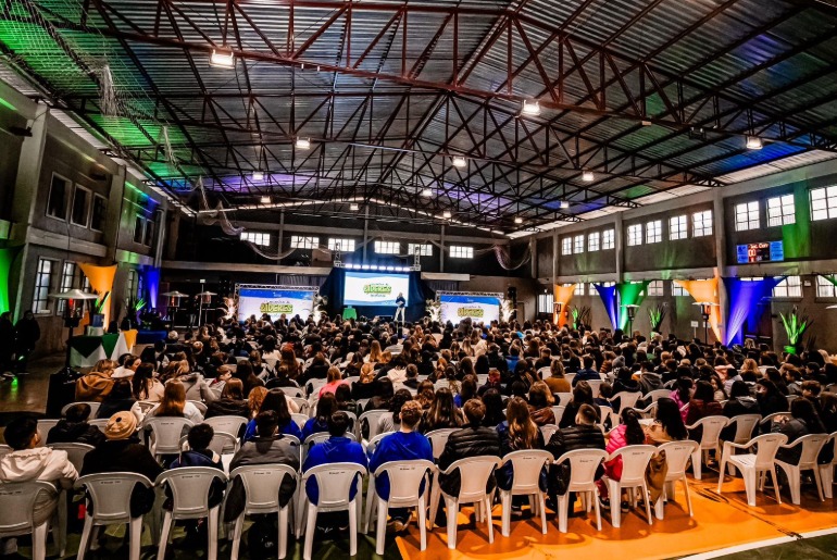 Sicredi Pioneira incentiva a formação de lideranças nas escolas