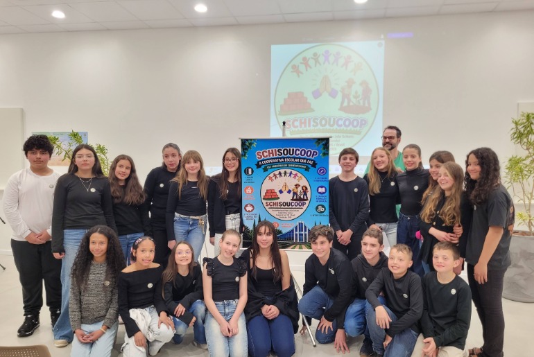 Cooperativas escolares levam empreendedorismo além da sala de aula