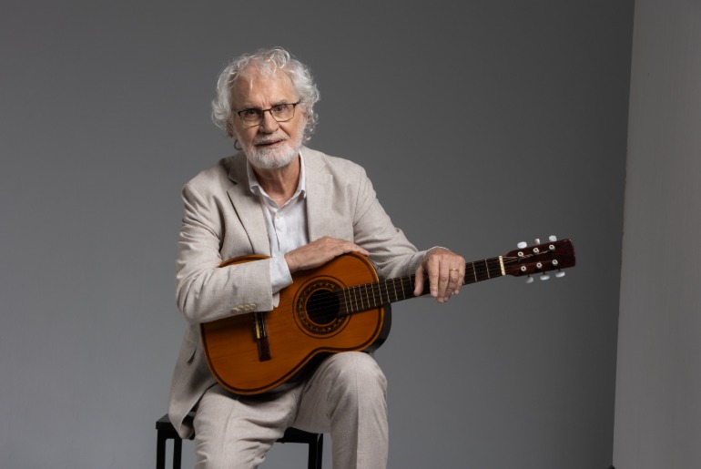 Renato Teixeira faz show acústico em Caxias do Sul pelo Circuito Sesc de Música