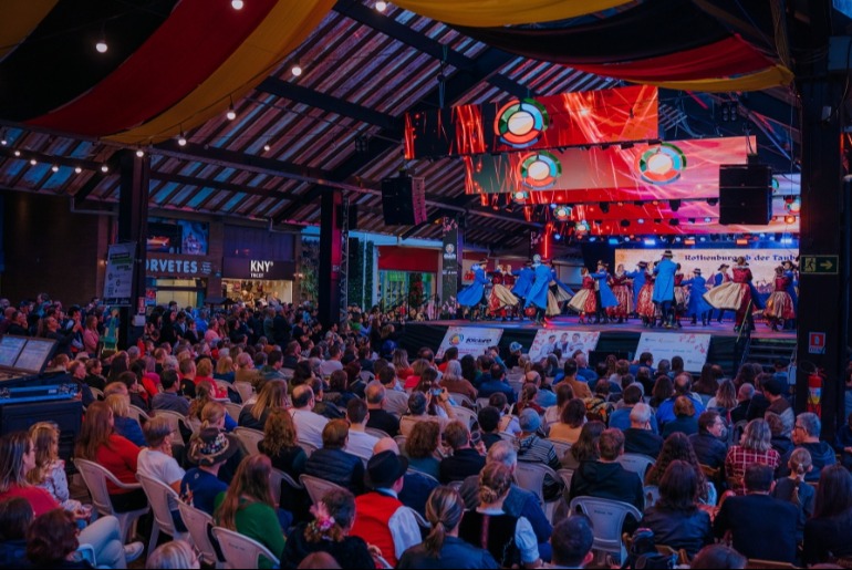 Festival Internacional de Folclore segue encantando o público