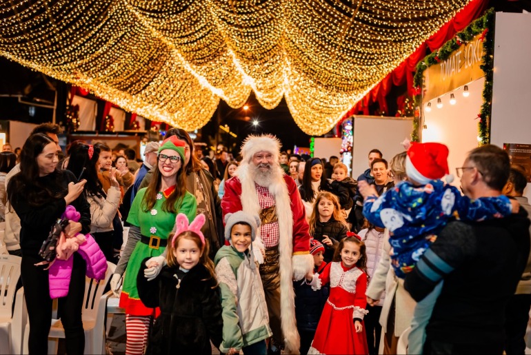 Nova Petrópolis abre inscrições para seleção de elenco da Parada Natalina da Magia do Natal 2026